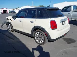 ✅ 2015 MINI Hardtop 4 Door • VIN: WMWXS5C53FT828416 • Lot: 43603010. Wystawiony na IAAI z przebiegiem 153 548 mil. Bezpłatny archiwum sprzedaży aukcyjnych z USA i szczegółowy raport historii pojazdu na DreamBid. Zdjęcie 3.