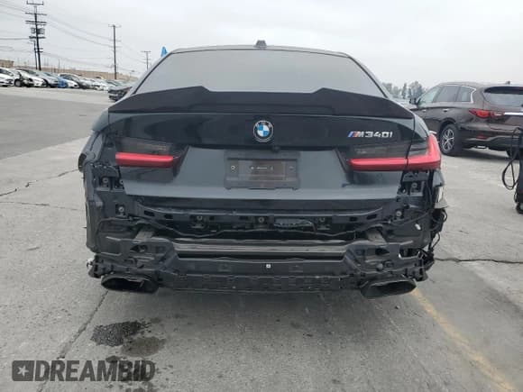 ✅ 2025 BMW 3 Series M340i • VIN: 3MW59FT00S8F19758 • Lot: 60141965. Wystawiony na Copart z przebiegiem 5 425 mil. Bezpłatny archiwum sprzedaży aukcyjnych z USA i szczegółowy raport historii pojazdu na DreamBid. Zdjęcie 6.