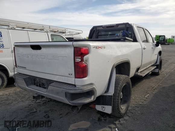 2021 Chevrolet Silverado 3500HD LT z VIN 1GC4YTEY7MF290086, wystawiony jako Copart lot #45716475 z przebiegiem 110 374 mil mil oraz Czysty tytuł • Clean title. Historia ofert i sprzedaży dostępna na DreamBid. Obrazek 3.