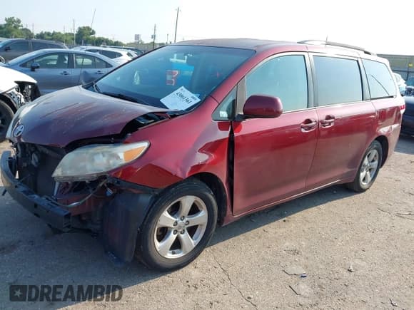 ✅ 2014 Toyota Sienna LE AAS • VIN: 5TDKK3DC0ES471725 • Lot: 43061361. Listed on IAAI with 194,913 mi. Free auction sales archive from the USA and detailed vehicle history report at DreamBid. Image 17.
