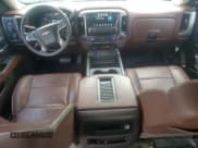 ✅ 2016 Chevrolet Silverado 1500 High Country • VIN: 3GCUKTEC2GG151654 • Lot: 81837595. Wystawiony na Copart z przebiegiem 108 036 mil. Bezpłatny archiwum sprzedaży aukcyjnych z USA i szczegółowy raport historii pojazdu na DreamBid. Zdjęcie 8.