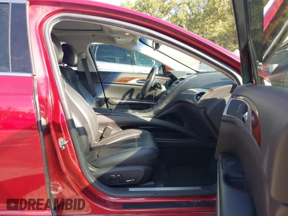 ✅ 2013 Lincoln MKZ • VIN: 3LN6L2GK1DR814907 • Lot: 43350729. Listed on IAAI with 199,963 mi. Free auction sales archive from the USA and detailed vehicle history report at DreamBid. Image 5.