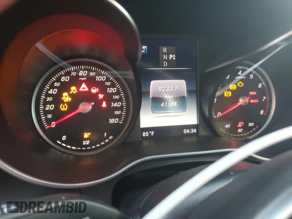 ✅ 2017 Mercedes-Benz C 300 • VIN: WDDWJ4JB7HF392519 • Lot: 92378715. Listed on Copart with 41,148 mi. Free auction sales archive from the USA and detailed vehicle history report at DreamBid. Image 9.