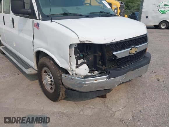✅ 2018 Chevrolet Express Cargo • VIN: 1GCWGAFG3J1908664 • Lot: 42523626. Listed on IAAI with 100,034 mi. Free auction sales archive from the USA and detailed vehicle history report at DreamBid. Image 6.