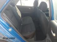 ✅ 2022 Kia Rio S • VIN: 3KPA24AD2NE431199 • Lot: 85339035. Wystawiony na Copart z przebiegiem 61 158 mil. Bezpłatny archiwum sprzedaży aukcyjnych z USA i szczegółowy raport historii pojazdu na DreamBid. Zdjęcie 10.