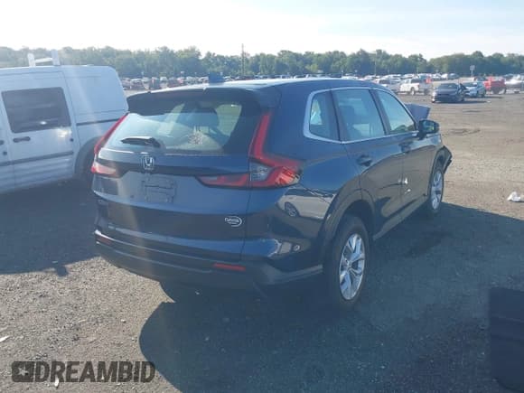 ✅ 2024 Honda CR-V LX • VIN: 2HKRS4H21RH423264 • Lot: 43174412. Wystawiony na IAAI z przebiegiem 23 886 mil. Bezpłatny archiwum sprzedaży aukcyjnych z USA i szczegółowy raport historii pojazdu na DreamBid. Zdjęcie 4.