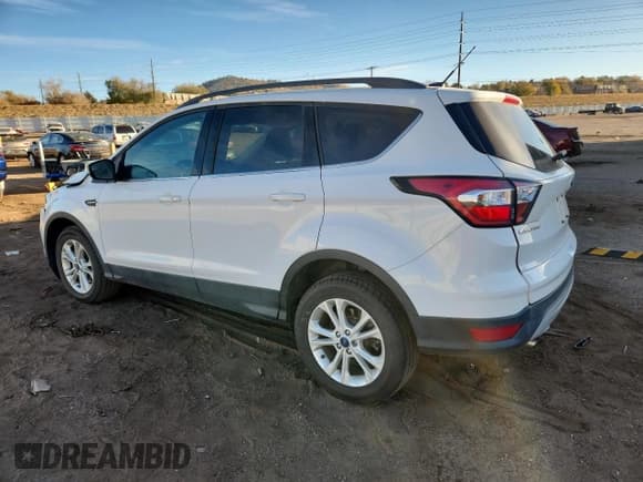 ✅ 2018 Ford Escape SE • VIN: 1FMCU9GD8JUB12808 • Lot: 92107735. Wystawiony na Copart z przebiegiem 85 316 mil. Bezpłatny archiwum sprzedaży aukcyjnych z USA i szczegółowy raport historii pojazdu na DreamBid. Zdjęcie 2.