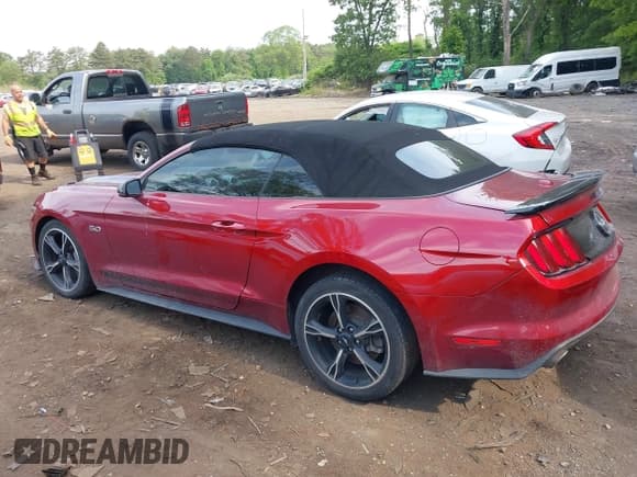 ✅ 2017 Ford Mustang GT Premium • VIN: 1FATP8FF0H5342278 • Lot: 42397127. Wystawiony na IAAI z przebiegiem 63 688 mil. Bezpłatny archiwum sprzedaży aukcyjnych z USA i szczegółowy raport historii pojazdu na DreamBid. Zdjęcie 14.