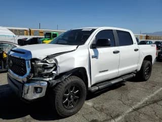 ✅ 2019 Toyota Tundra SR5 • VIN: 5TFDY5F17KX813563 • Лот: 81331025. Опубликован ранее на Copart с пробегом 118 371 миль. Бесплатный доступ к архиву аукционных продаж из США и подробный отчёт об истории автомобиля на DreamBid. Изображение 1.