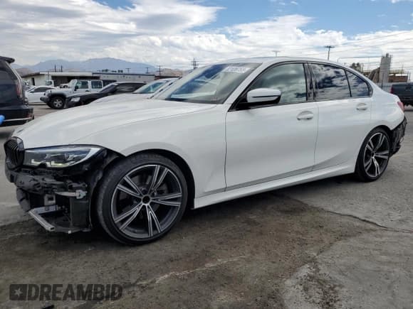 ✅ 2020 BMW 3 Series 330i • VIN: 3MW5R1J04L8B08080 • Lot: 82128755. Wystawiony na Copart z przebiegiem 59 290 mil. Bezpłatny archiwum sprzedaży aukcyjnych z USA i szczegółowy raport historii pojazdu na DreamBid. Zdjęcie 1.