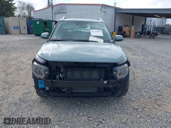 ✅ 2025 Hyundai Venue SEL • VIN: KMHRC8A37SU355454 • Lot: 41710423. Listed on IAAI with 4,322 mi. Free auction sales archive from the USA and detailed vehicle history report at DreamBid. Image 13.