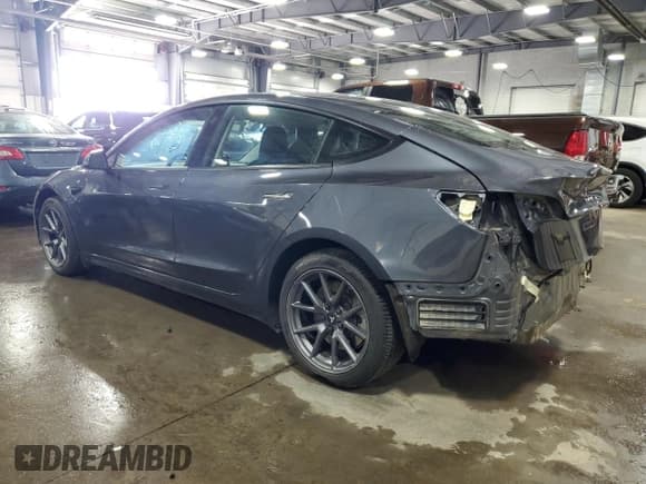 ✅ 2022 Tesla Model 3 Long Range • VIN: 5YJ3E1EB6NF227460 • Lot: 56522915. Wystawiony na Copart z przebiegiem 32 892 mil. Bezpłatny archiwum sprzedaży aukcyjnych z USA i szczegółowy raport historii pojazdu na DreamBid. Zdjęcie 2.