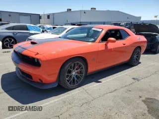 ✅ 2016 Dodge Challenger SRT 392 • VIN: 2C3CDZDJ4GH314995 • Lot: 64998224. Wystawiony na Copart z przebiegiem 43 673 mil. Bezpłatny archiwum sprzedaży aukcyjnych z USA i szczegółowy raport historii pojazdu na DreamBid. Zdjęcie 1.