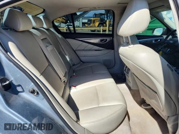 ✅ 2015 Infiniti Q50 Premium • VIN: JN1BV7AP5FM358679 • Lot: 81221795. Wystawiony na Copart z przebiegiem 139 903 mil. Bezpłatny archiwum sprzedaży aukcyjnych z USA i szczegółowy raport historii pojazdu na DreamBid. Zdjęcie 10.