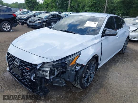 ✅ 2023 Nissan Altima SR • VIN: 1N4BL4CW0PN392259 • Lot: 42674140. Wystawiony na IAAI z przebiegiem 22 262 mil. Bezpłatny archiwum sprzedaży aukcyjnych z USA i szczegółowy raport historii pojazdu na DreamBid. Zdjęcie 6.