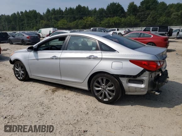 ✅ 2012 Hyundai Sonata SE • VIN: 5NPEC4AB5CH321768 • Lot: 69048884. Listed on Copart with 62,410 mi. Free auction sales archive from the USA and detailed vehicle history report at DreamBid. Image 2.