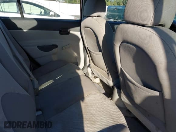 ✅ 2011 Hyundai Accent GLS • VIN: KMHCN4AC8BU614493 • Lot: 43541104. Wystawiony na IAAI z przebiegiem 218 299 mil. Bezpłatny archiwum sprzedaży aukcyjnych z USA i szczegółowy raport historii pojazdu na DreamBid. Zdjęcie 8.