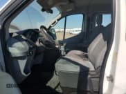 ✅ 2017 Ford Transit XL • VIN: 1FBZX2ZM8HKA52436 • Lot: 92472185. Wystawiony na Copart z przebiegiem 184 439 mil. Bezpłatny archiwum sprzedaży aukcyjnych z USA i szczegółowy raport historii pojazdu na DreamBid. Zdjęcie 7.