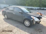 ✅ 2015 Nissan Versa SV • VIN: 3N1CN7AP9FL835550 • Lot: 63333935. Wystawiony na Copart z przebiegiem 179 573 mil. Bezpłatny archiwum sprzedaży aukcyjnych z USA i szczegółowy raport historii pojazdu na DreamBid. Zdjęcie 4.