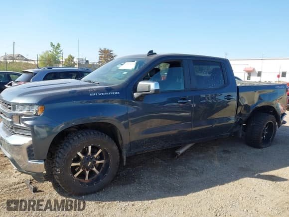 ✅ 2020 Chevrolet Silverado 1500 LT • VIN: 1GCUYDED8LZ120755 • Lot: 43324376. Wystawiony na IAAI z przebiegiem 175 447 mil. Bezpłatny archiwum sprzedaży aukcyjnych z USA i szczegółowy raport historii pojazdu na DreamBid. Zdjęcie 14.