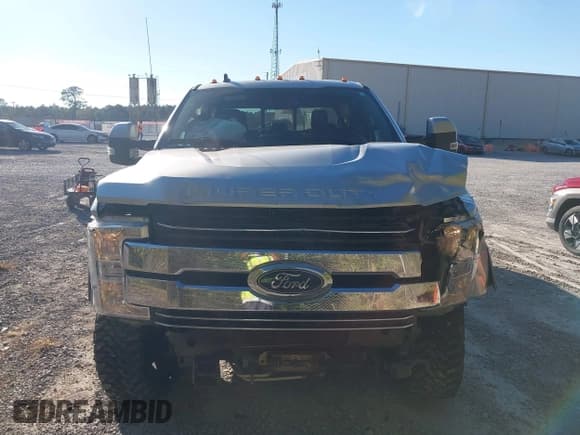 ✅ 2019 Ford F-250 XL • VIN: 1FT7W2BT5KED22686 • Lot: 43557183. Wystawiony na IAAI z przebiegiem 185 179 mil. Bezpłatny archiwum sprzedaży aukcyjnych z USA i szczegółowy raport historii pojazdu na DreamBid. Zdjęcie 12.