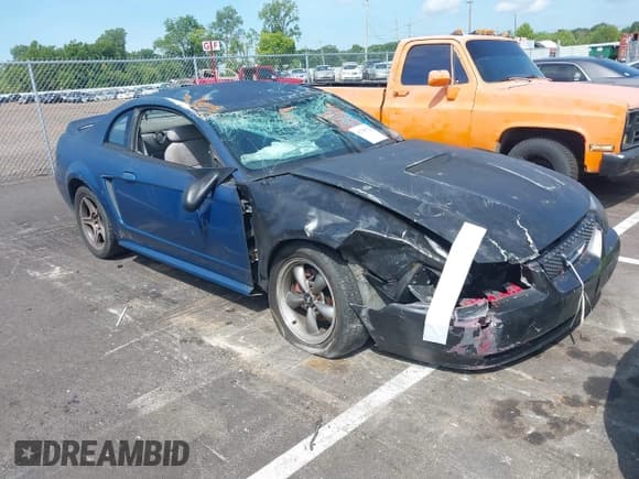 ✅ 1999 Ford Mustang • VIN: 1FAFP4042XF198223 • Lot: 42758722. Wystawiony na IAAI z przebiegiem Nie podano. Bezpłatny archiwum sprzedaży aukcyjnych z USA i szczegółowy raport historii pojazdu na DreamBid. Zdjęcie 1.