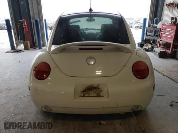 ✅ 2005 Volkswagen Beetle GLS • VIN: 3VWCR31C95M402615 • Lot: 87326254. Listed on Copart with 159,843 mi. Free auction sales archive from the USA and detailed vehicle history report at DreamBid. Image 6.