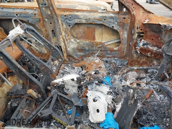 ✅ 2013 Land Rover Range Rover Evoque Pure • VIN: SALVN2BG5DH771678 • Lot: 41595347. Wystawiony na IAAI z przebiegiem Nie podano. Bezpłatny archiwum sprzedaży aukcyjnych z USA i szczegółowy raport historii pojazdu na DreamBid. Zdjęcie 5.