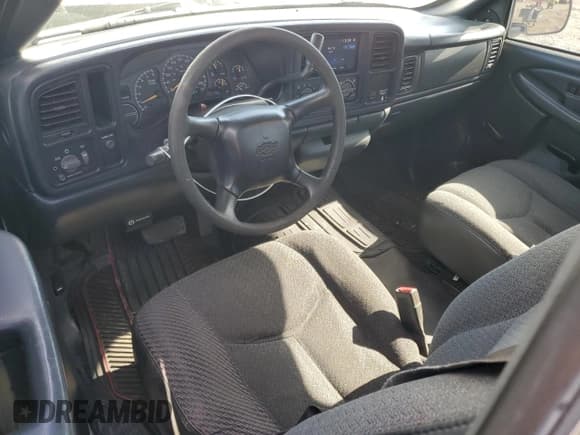 ✅ 2000 Chevrolet Silverado 1500 • VIN: 1GCEC14W0YE322024 • Lot: 84575835. Listed on Copart with 235,380 mi. Free auction sales archive from the USA and detailed vehicle history report at DreamBid. Image 8.