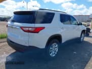 ✅ 2019 Chevrolet Traverse LT Cloth • VIN: 1GNERGKW9KJ201082 • Lot: 43286205. Wystawiony na IAAI z przebiegiem 101 797 mil. Bezpłatny archiwum sprzedaży aukcyjnych z USA i szczegółowy raport historii pojazdu na DreamBid. Zdjęcie 4.