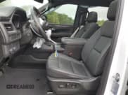 ✅ 2023 Chevrolet Suburban RST • VIN: 1GNSKEKD1PR294702 • Lot: 73947554. Wystawiony na Copart z przebiegiem Nie podano. Bezpłatny archiwum sprzedaży aukcyjnych z USA i szczegółowy raport historii pojazdu na DreamBid. Zdjęcie 7.