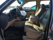 ✅ 2014 Chevrolet Suburban LT • VIN: 1GNSKJE76ER218792 • Lot: 72941234. Wystawiony na Copart z przebiegiem 265 059 mil. Bezpłatny archiwum sprzedaży aukcyjnych z USA i szczegółowy raport historii pojazdu na DreamBid. Zdjęcie 7.