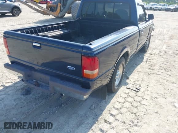 ✅ 1995 Ford Ranger Splash • VIN: 1FTCR10A8STA53032 • Lot: 42557295. Listed on IAAI with 143,231 mi. Free auction sales archive from the USA and detailed vehicle history report at DreamBid. Image 4.