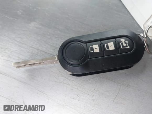 ✅ 2020 Ram ProMaster Cargo • VIN: 3C6URVJG1LE128461 • Lot: 42760478. Listed on IAAI with 44,622 mi. Free auction sales archive from the USA and detailed vehicle history report at DreamBid. Image 11.