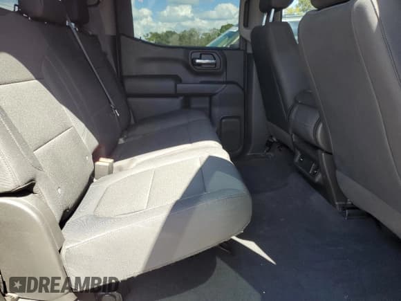 ✅ 2019 Chevrolet Silverado 1500 Custom • VIN: 3GCPWBEHXKG173028 • Lot: 69227704. Wystawiony na Copart z przebiegiem 55 288 mil. Bezpłatny archiwum sprzedaży aukcyjnych z USA i szczegółowy raport historii pojazdu na DreamBid. Zdjęcie 10.