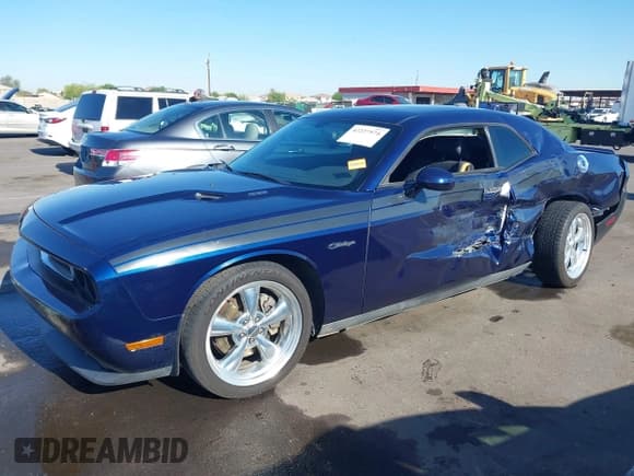 ✅ 2013 Dodge Challenger R/T Classic • VIN: 2C3CDYBT5DH611493 • Lot: 42227574. Wystawiony na IAAI z przebiegiem 76 907 mil. Bezpłatny archiwum sprzedaży aukcyjnych z USA i szczegółowy raport historii pojazdu na DreamBid. Zdjęcie 2.