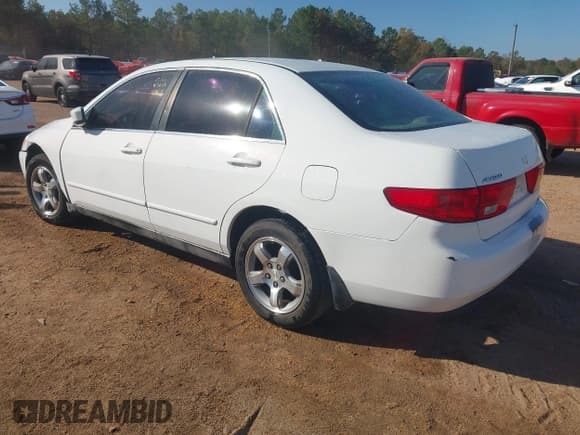 ✅ 2005 Honda Accord LX • VIN: 3HGCM56485G702046 • Lot: 43675637. Listed on IAAI with 249,745 mi. Free auction sales archive from the USA and detailed vehicle history report at DreamBid. Image 3.