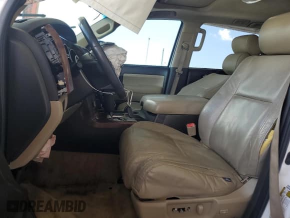 ✅ 2010 Toyota Sequoia SR5 • VIN: 5TDZM5G14AS001075 • Lot: 58178115. Listed on Copart with 167,449 mi. Free auction sales archive from the USA and detailed vehicle history report at DreamBid. Image 7.