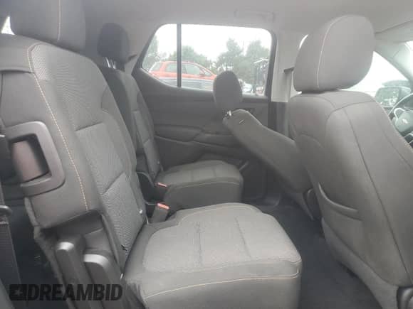 2019 Chevrolet Traverse LT Cloth z VIN 1GNERGKW6KJ273244, wystawiony jako Copart lot #83865585 z przebiegiem 60 769 mil mil oraz Szkoda całkowita • Salvage title. Historia ofert i sprzedaży dostępna na DreamBid. Obrazek 11.