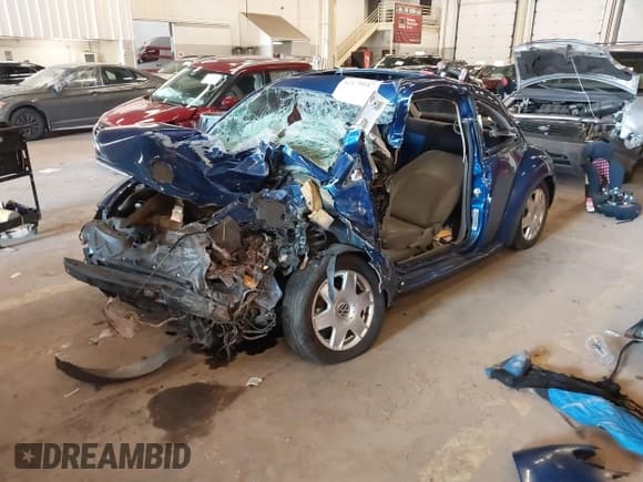 ✅ 2006 Volkswagen Beetle • VIN: 3VWRR31C66M424857 • Lot: 42179047. Listed on IAAI with Not provided. Free auction sales archive from the USA and detailed vehicle history report at DreamBid. Image 18.