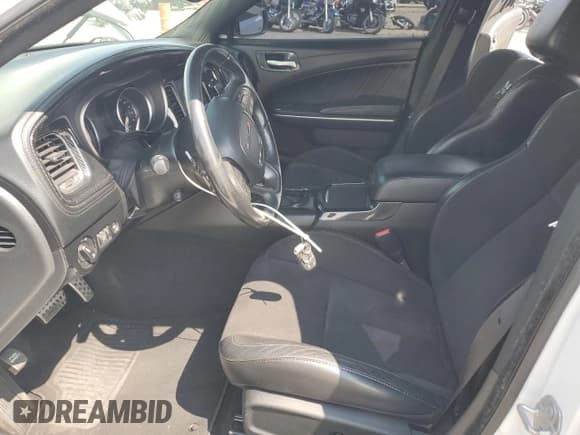 ✅ 2019 Dodge Charger Scat Pack • VIN: 2C3CDXGJ6KH688811 • Лот: 70982265. Опубликован ранее на Copart с пробегом 62 222 миль. Бесплатный доступ к архиву аукционных продаж из США и подробный отчёт об истории автомобиля на DreamBid. Изображение 7.