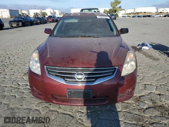 ✅ 2010 Nissan Altima S • VIN: 1N4AL2AP1AN564446 • Lot: 70948225. Wystawiony na Copart z przebiegiem 227 293 mil. Bezpłatny archiwum sprzedaży aukcyjnych z USA i szczegółowy raport historii pojazdu na DreamBid. Zdjęcie 5.