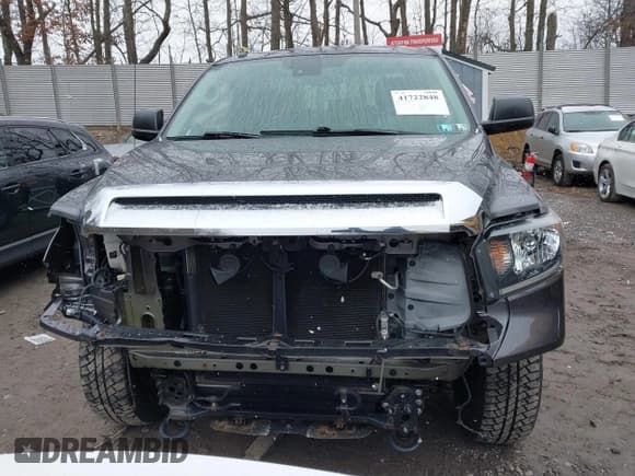 ✅ 2018 Toyota Tundra SR • VIN: 5TFUM5F14JX075750 • Lot: 41722848. Listed on IAAI with 30,120 mi. Free auction sales archive from the USA and detailed vehicle history report at DreamBid. Image 13.