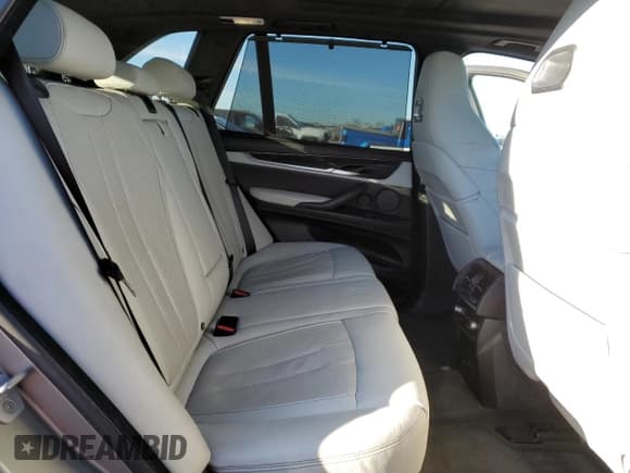 ✅ 2017 BMW X5 M • VIN: 5YMKT6C37H0U39093 • Lot: 39299614. Wystawiony na Copart z przebiegiem 126 868 mil. Bezpłatny archiwum sprzedaży aukcyjnych z USA i szczegółowy raport historii pojazdu na DreamBid. Zdjęcie 10.