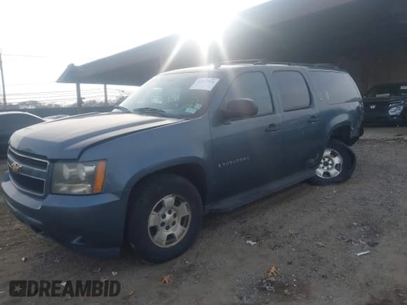 ✅ 2009 Chevrolet Suburban Commercial • VIN: 1GNFK163X9R226297 • Lot: 43697474. Listed on IAAI with 169,377 mi. Free auction sales archive from the USA and detailed vehicle history report at DreamBid. Image 17.