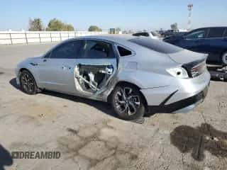 2024 Hyundai Sonata SEL z VIN KMHL64JA8RA420408, wystawiony jako Copart lot #80691735 z przebiegiem 16 936 mil mil oraz Szkoda całkowita • Salvage title. Historia ofert i sprzedaży dostępna na DreamBid. Obrazek 2.