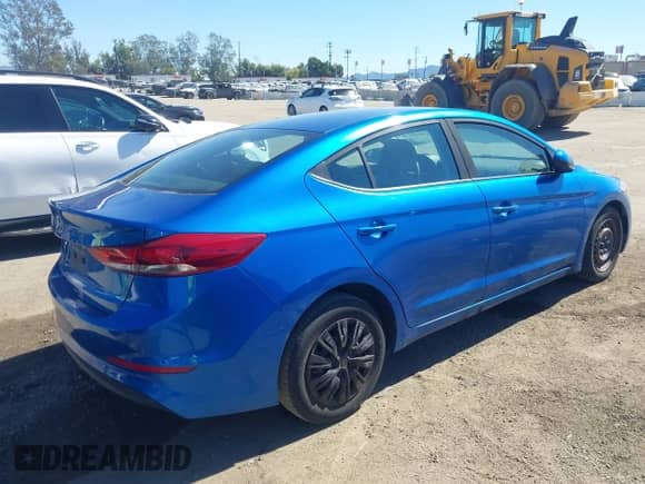 2018 Hyundai Elantra SE с VIN 5NPD74LF4JH273838, выставлен на аукционе IAAI как лот 43481806 с пробегом 107 623 миль миль и . История ставок и продаж доступна на DreamBid. Изображение 4.