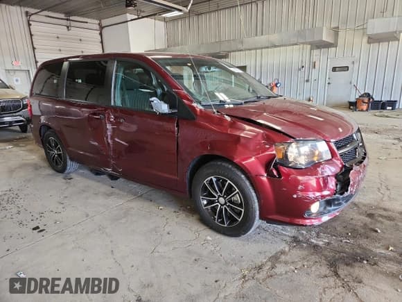 ✅ 2018 Dodge Grand Caravan SE • VIN: 2C4RDGBG3JR151761 • Lot: 92356095. Listed on Copart with 69,351 mi. Free auction sales archive from the USA and detailed vehicle history report at DreamBid. Image 4.