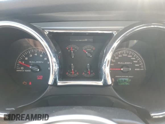 ✅ 2006 Ford Mustang GT Deluxe • VIN: 1ZVFT82H865199147 • Lot: 86296935. Wystawiony na Copart z przebiegiem 128 975 mil. Bezpłatny archiwum sprzedaży aukcyjnych z USA i szczegółowy raport historii pojazdu na DreamBid. Zdjęcie 9.