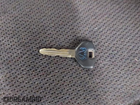 ✅ 2000 Dodge Dakota • VIN: 1B7GL22X4YS628395 • Lot: 41241161. Wystawiony na IAAI z przebiegiem 183 374 mil. Bezpłatny archiwum sprzedaży aukcyjnych z USA i szczegółowy raport historii pojazdu na DreamBid. Zdjęcie 11.